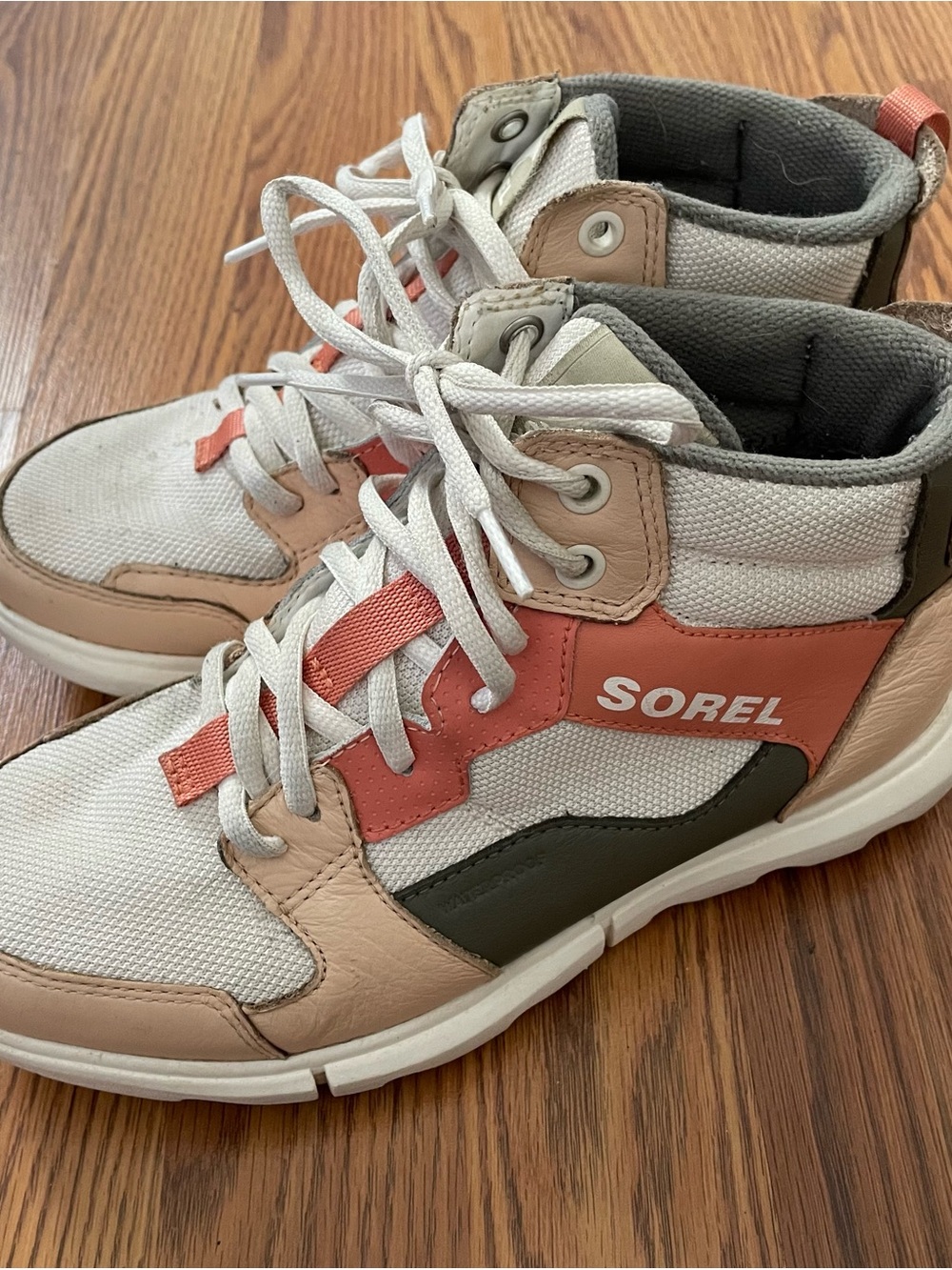 Sorel High Top Sneakers Women's Size 7.5